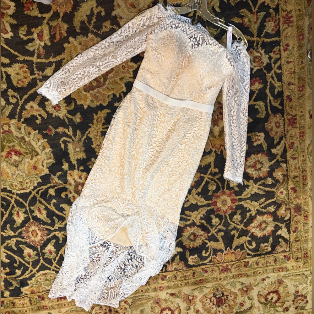 JoJo’s Shop Full Lace Off-Shoulder Hi-Low Dress Size Small